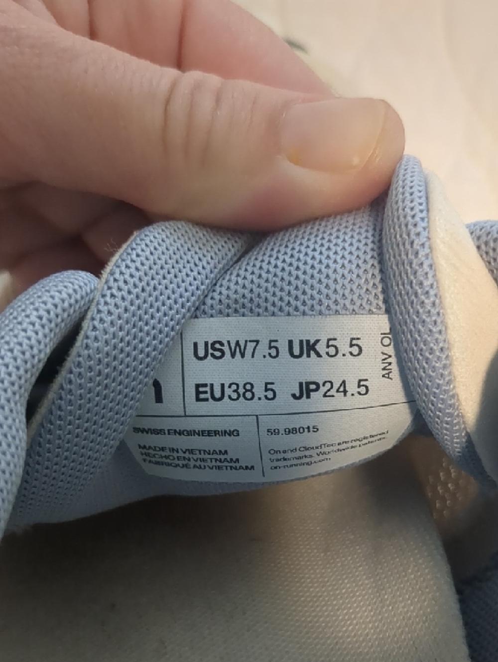 On Running Cloud 5 Sneakers - Picture 7 of 10